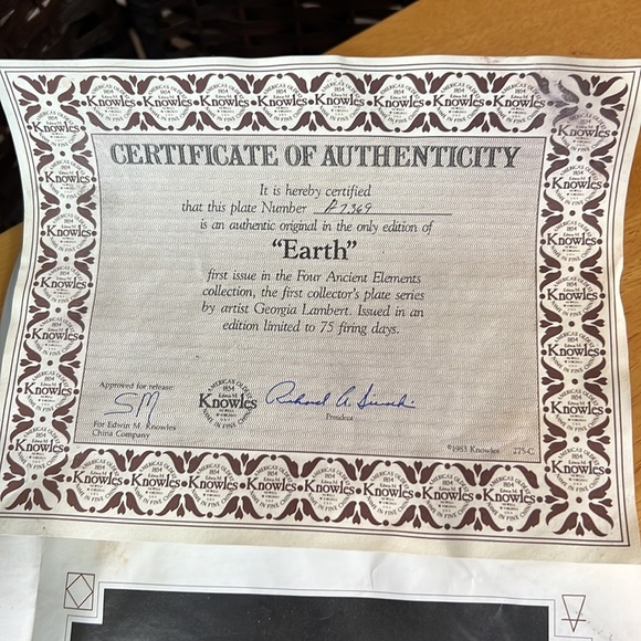 KNOWLES, authentic collectors plate Limited Edition, plate# A7369, Earth !! - Picture 9 of 11